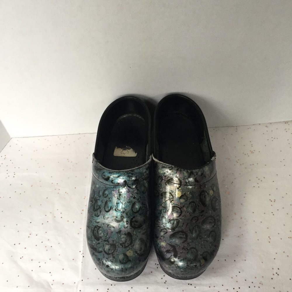 Dansko Blue Gray Patent Patterned Clog - Size 39 - image 3